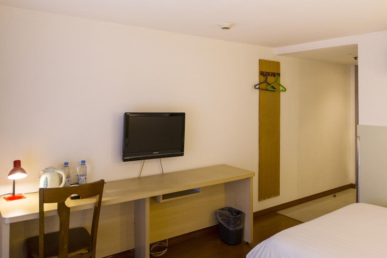 Motel Shanghai Pudong Avenue Yangpu Bridge Exterior photo